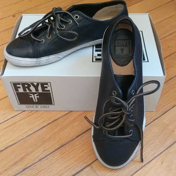 Frye Shoes - LAST DAY TO BUY Frye Mindy Leather Sneaker